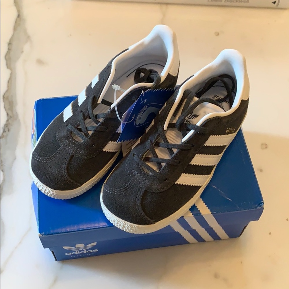 NWT Adidas Gazelle sneakers